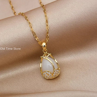 Collier Pendentif Élégant en Cristal Rose et Or