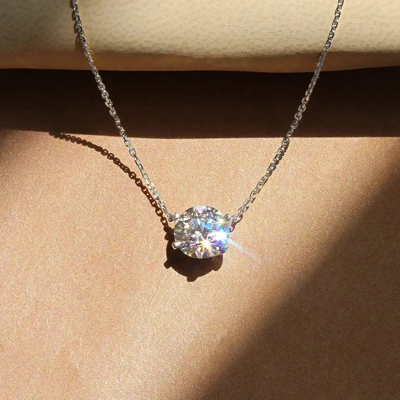 Collier Solitaire Élégant en Cristal